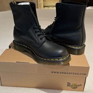 Dr Martens 1460 Pascal Black size 9 never worn